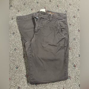 Men’s grey chino pants